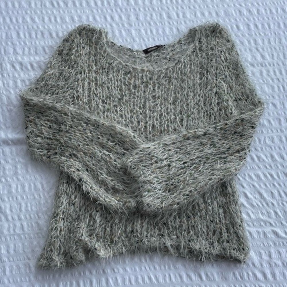 Grey sweater, size sm/med - Picture 4 of 6